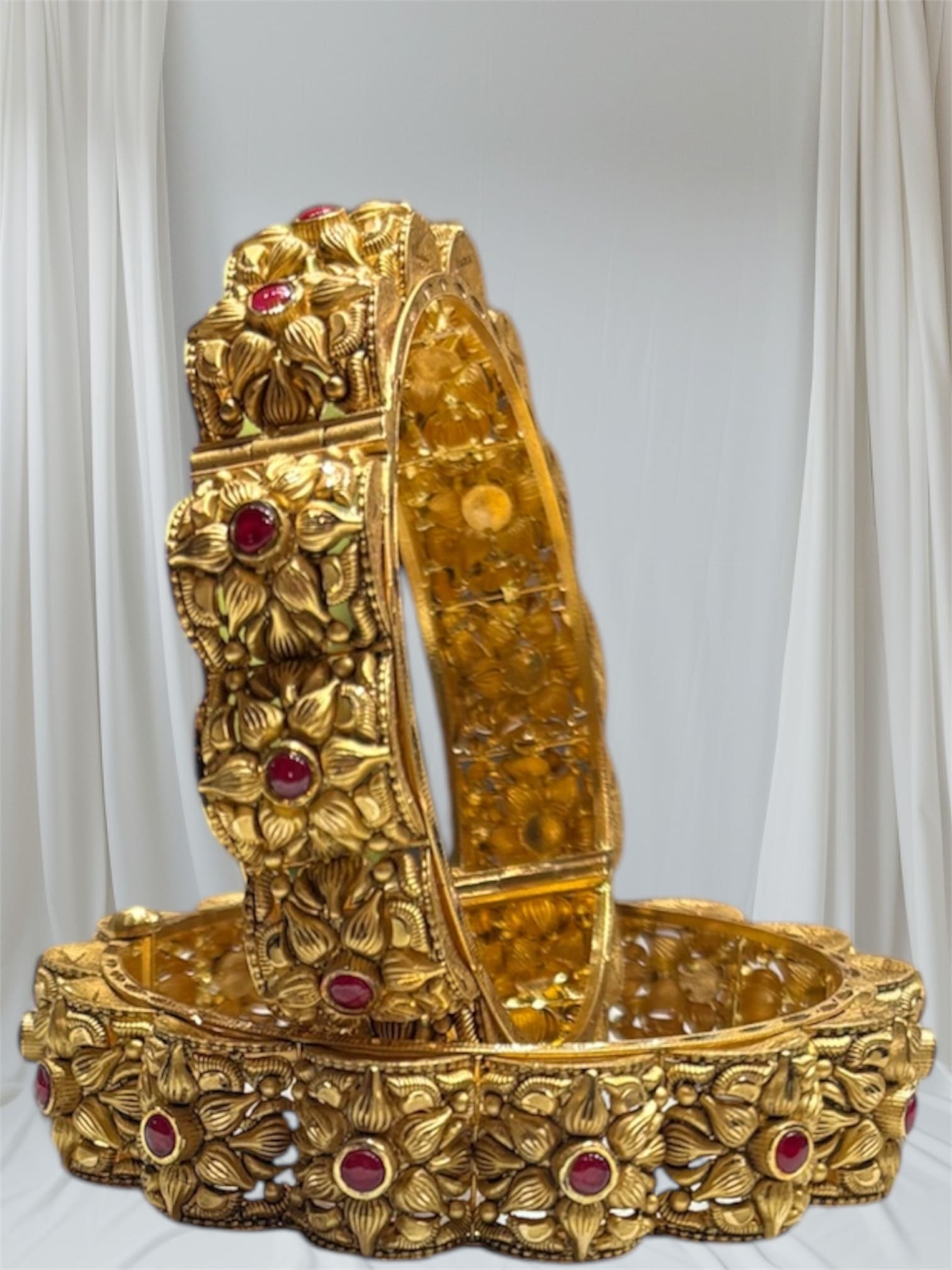 Gold Bangle (GBL294)