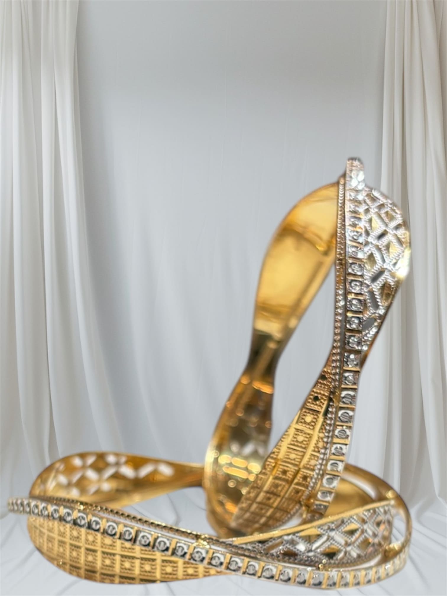 Gold Bangle (GBL331)